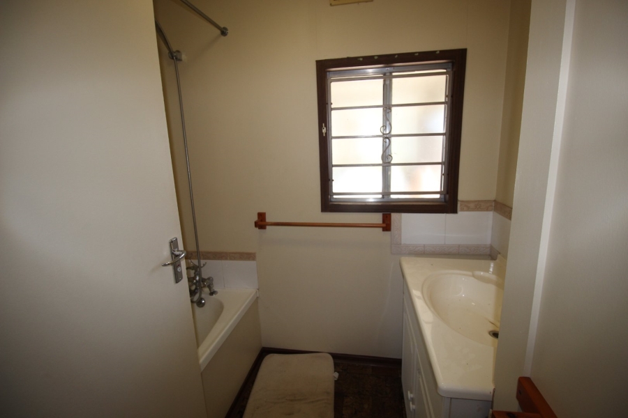 2 Bedroom Property for Sale in Lake Deneysville Free State